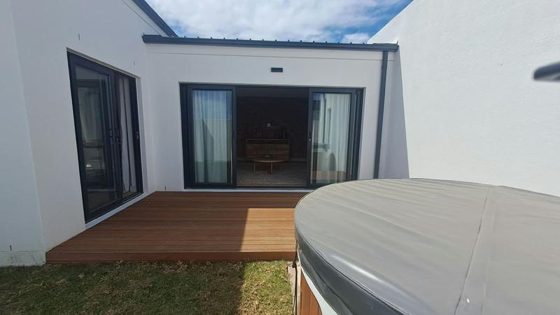 2 Bedroom Property for Sale in Stilbaai Wes Western Cape